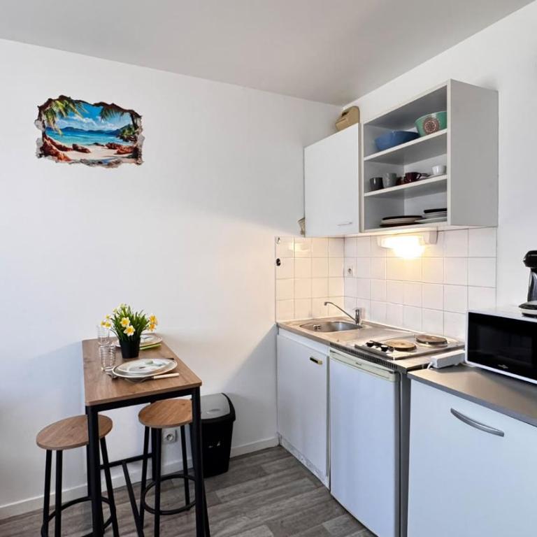 Le Nid Douillet, avec parking gratuit, proche des facultés - Appartement - 20