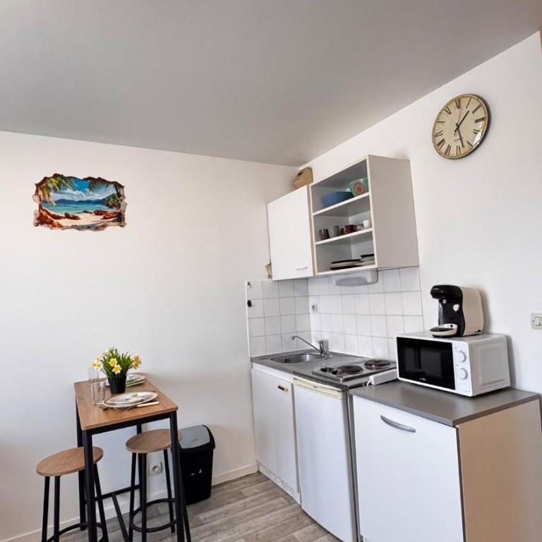 Le Nid Douillet, avec parking gratuit, proche des facultés - Appartement - 12