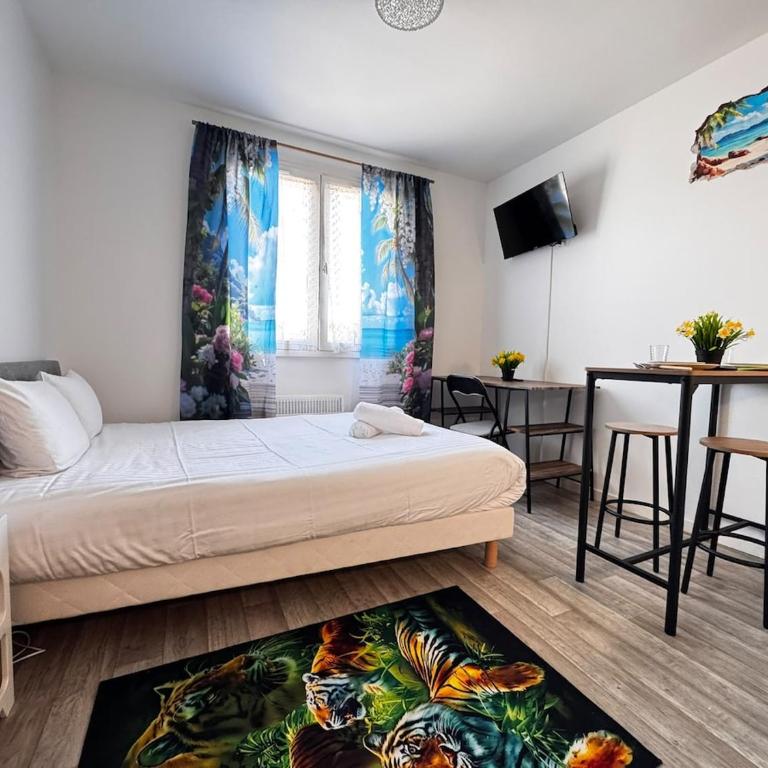 Le Nid Douillet, avec parking gratuit, proche des facultés - Appartement - 33