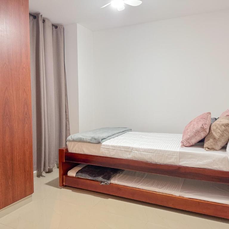 Hermoso apartamento totalmente amoblado - Three-Bedroom Deluxe Apartment - 17