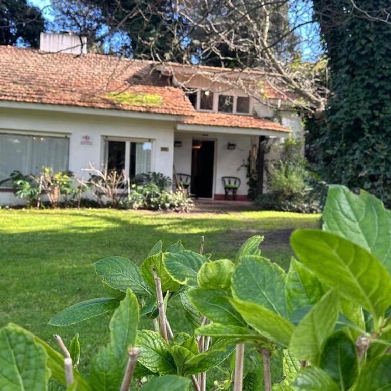 Cálida casa con naturaleza en bosque pinamarense - Casa - 1
