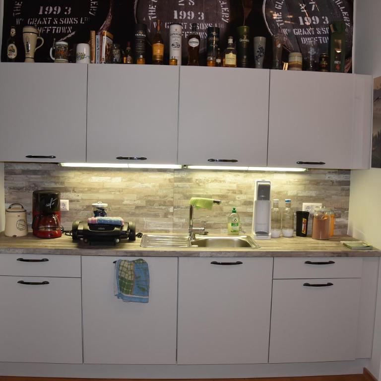 Monteurzimmer- & Apartments Wochenzimmer - Apartment mit 3 Schlafzimmern und Aussicht - 7