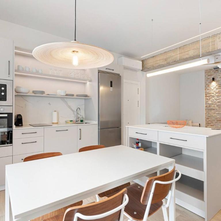 Chic apartment steps from the beach - Apartamento - 10