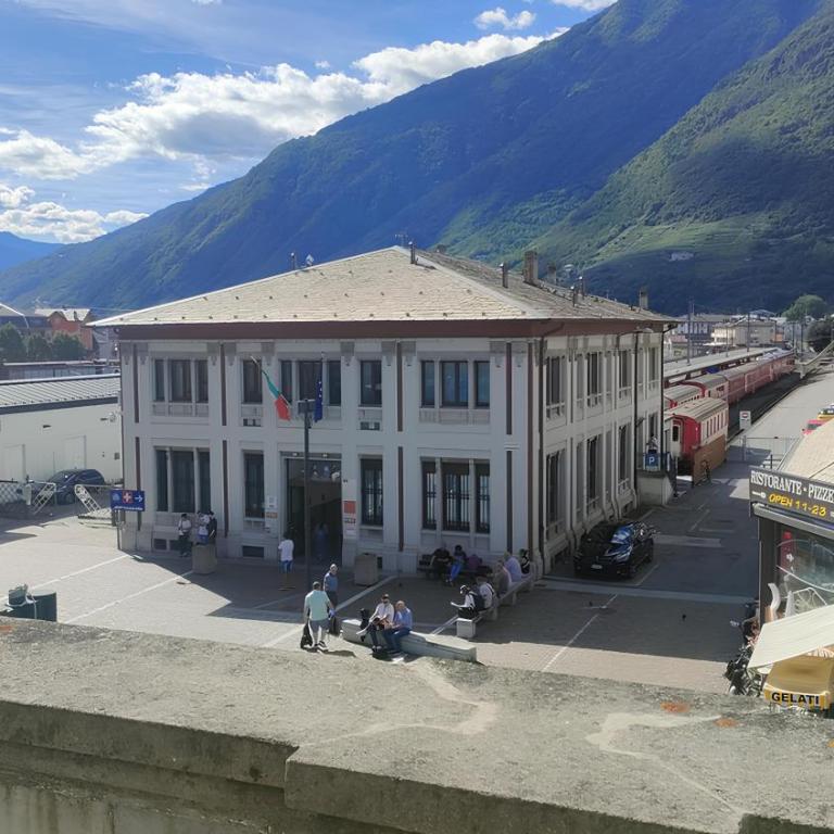 Piazza Grande Suite - Big Terrace with Panoramic Bernina Express View, Elevator&Parking - Casa con 1 dormitorio - 2