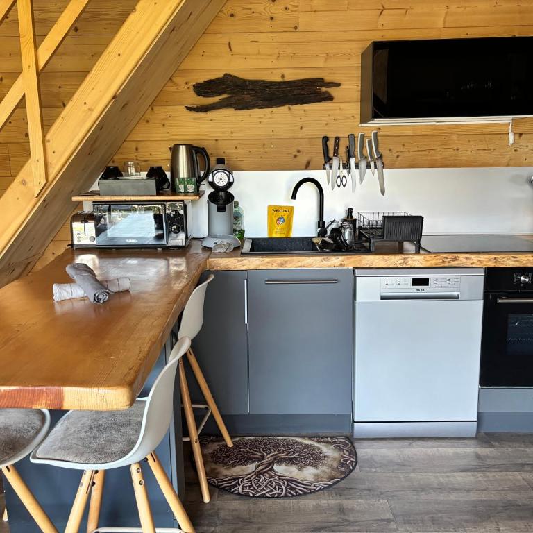 Chalet Cocoon en lisière de forêt, avec grande terrasse, et vue 'waouh' - Chalet 1 Chambre - 11