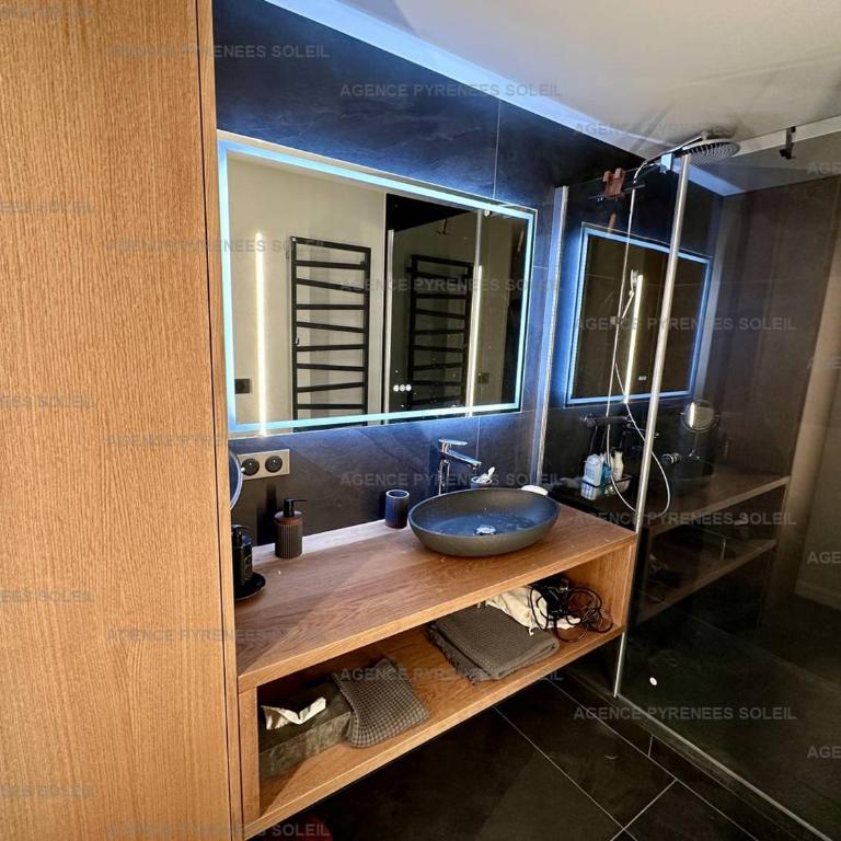 Appartement standing, vue lac/montagne - 10 pers. - Maison 5 Chambres - 15
