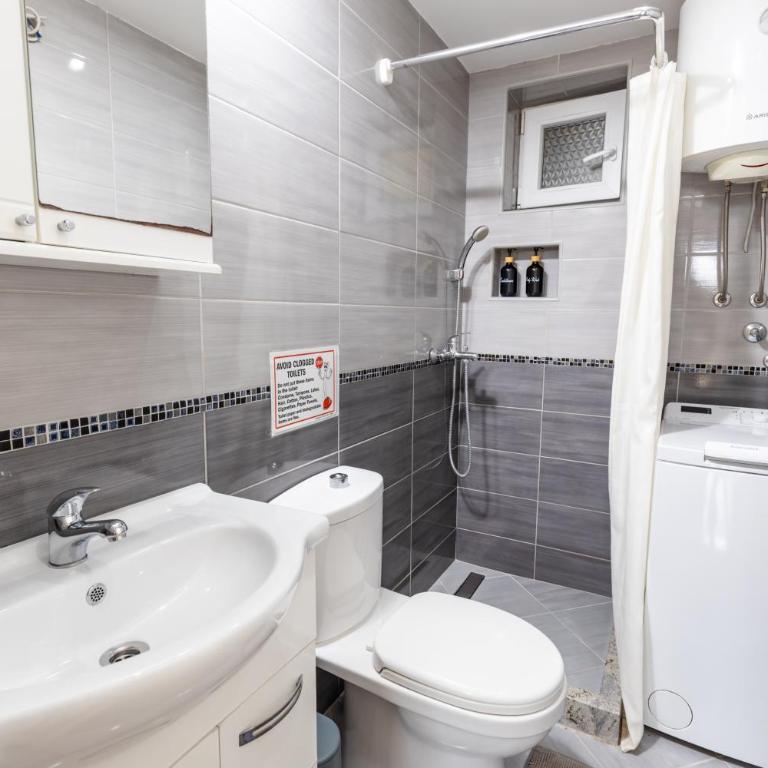 City Center Apartment-Old Town Terrace retreat - Studio with Balcony - 17