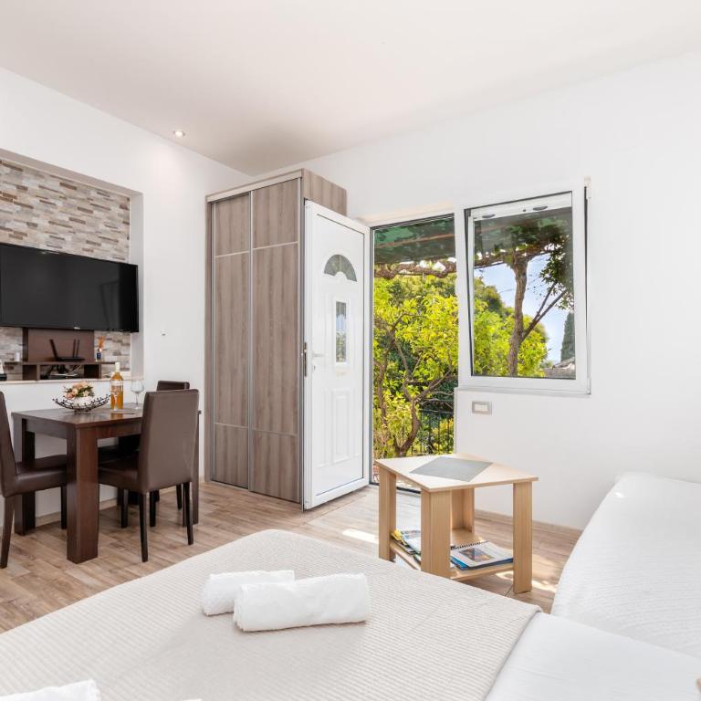 City Center Apartment-Old Town Terrace retreat - Studio with Balcony - 2