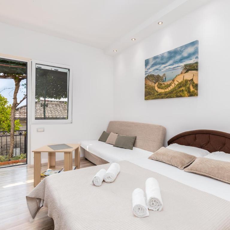 City Center Apartment-Old Town Terrace retreat - Studio with Balcony - 11