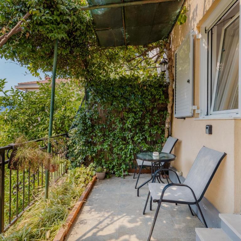 City Center Apartment-Old Town Terrace retreat - Studio with Balcony - 24