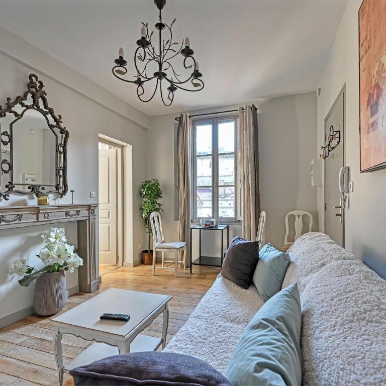 Au cœur des Papes, dans bâtisse de charme studios & appartements en cœur de ville - Appartement 1 Chambre - 10