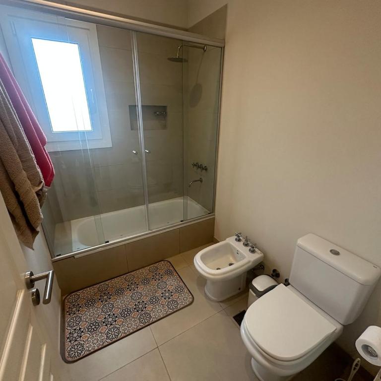Casa con pileta y comodidades en Costa Esmeralda - Vacation Home - 19