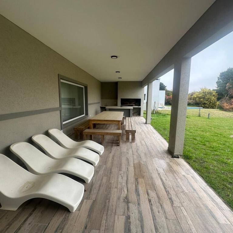 Casa con pileta y comodidades en Costa Esmeralda - Vacation Home - 25