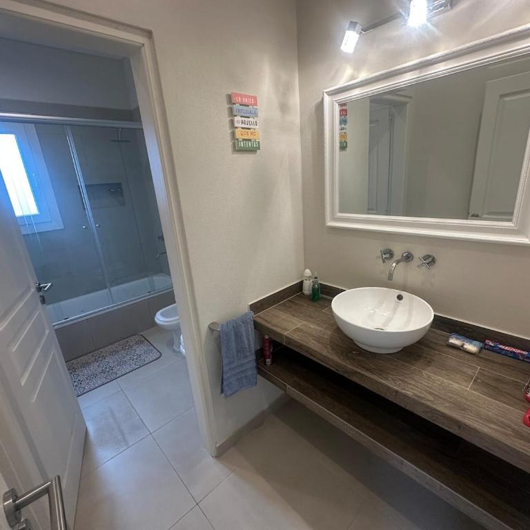 Casa con pileta y comodidades en Costa Esmeralda - Vacation Home - 17