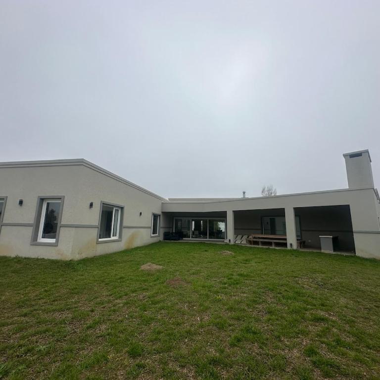 Casa con pileta y comodidades en Costa Esmeralda - Vacation Home - 30