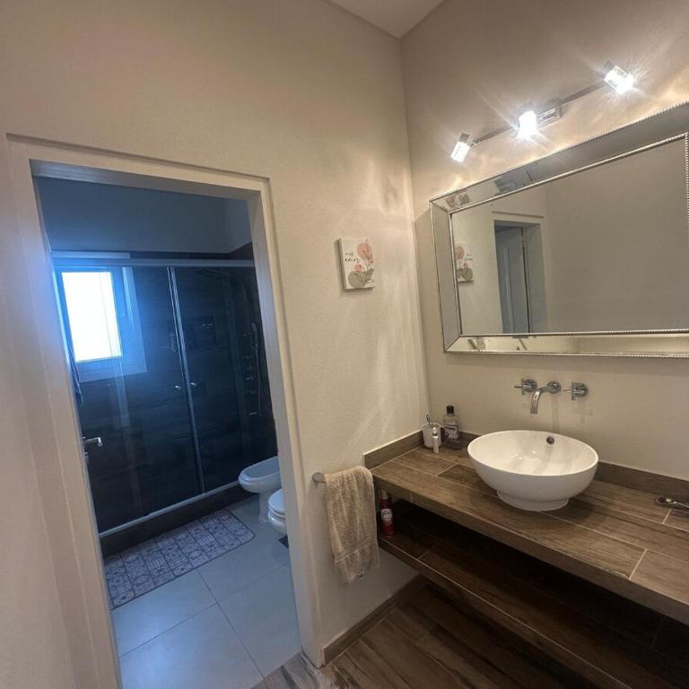 Casa con pileta y comodidades en Costa Esmeralda - Vacation Home - 11