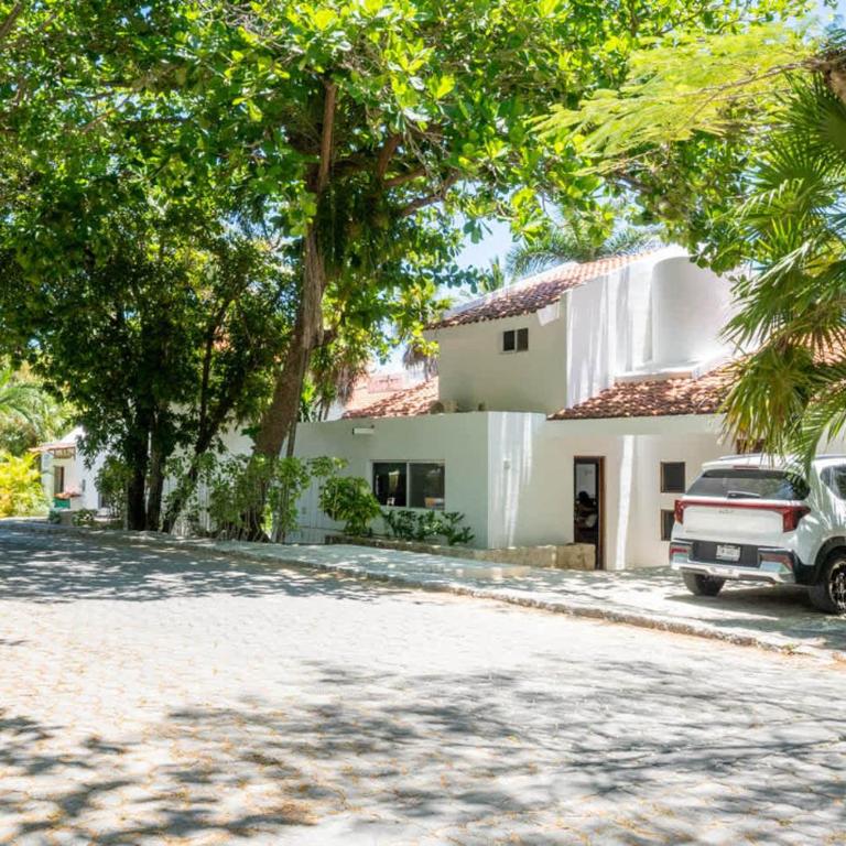 3BR Casa Matuk I Steps from Spectacular Beach I Private Pool - Vacation Home - 17