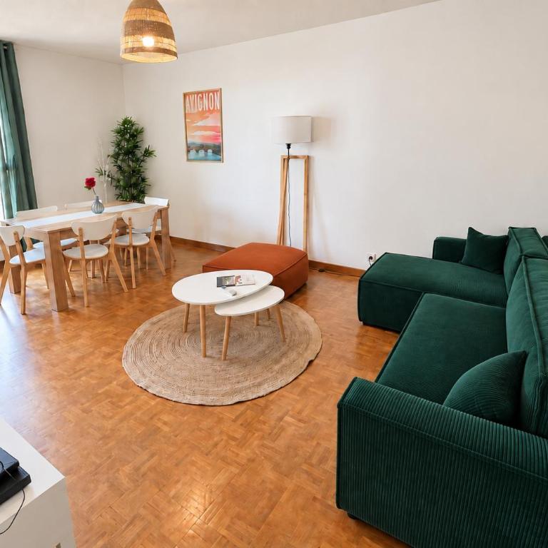 AC - Secure Parking - Near Central Station - Two-Bedroom Apartment - 6