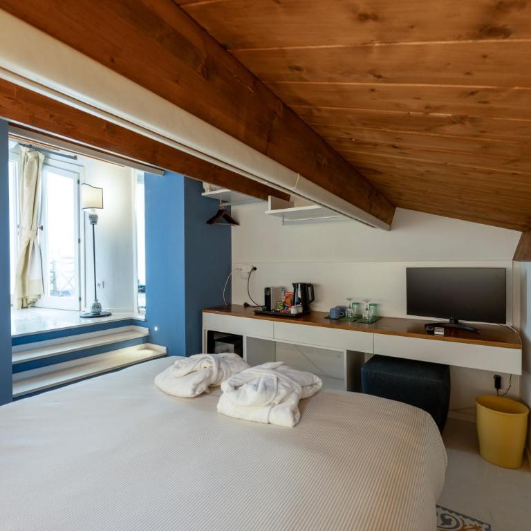 Rial Collection Luxury Suite - One-Bedroom Apartment - 1