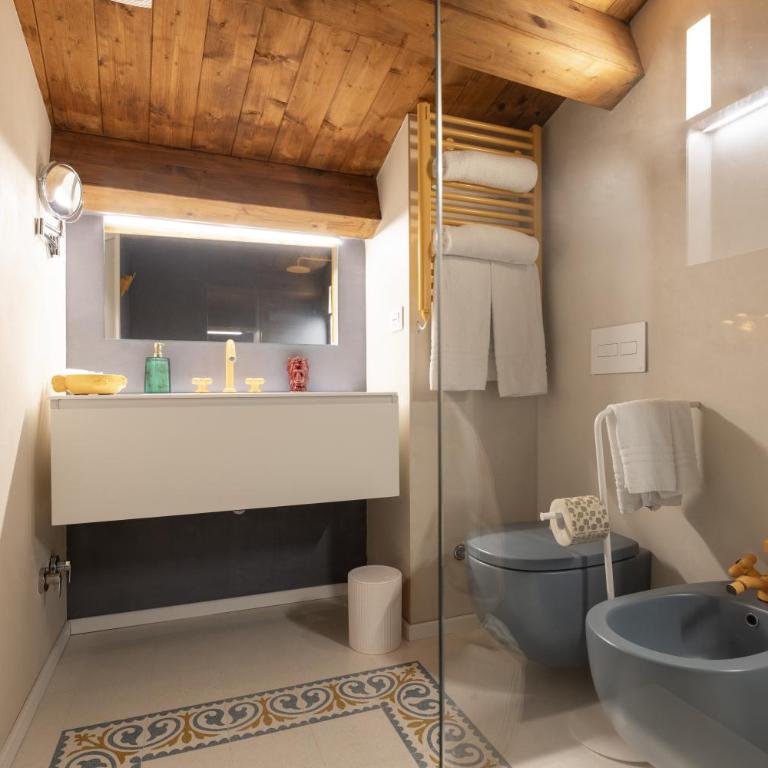 Rial Collection Luxury Suite - One-Bedroom Apartment - 15