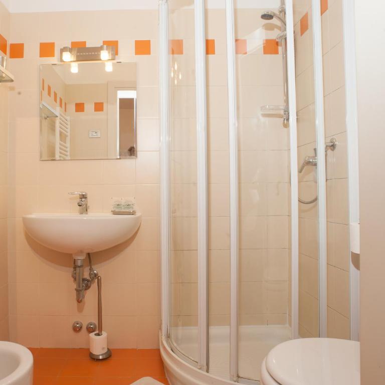 Ai Tagliapietra - Camera Matrimoniale con Bagno Privato - 8