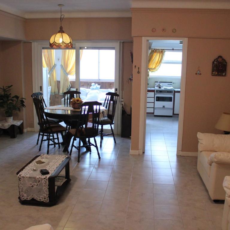 Depto Miramar sobre la peatonal - Two-Bedroom Apartment - 1