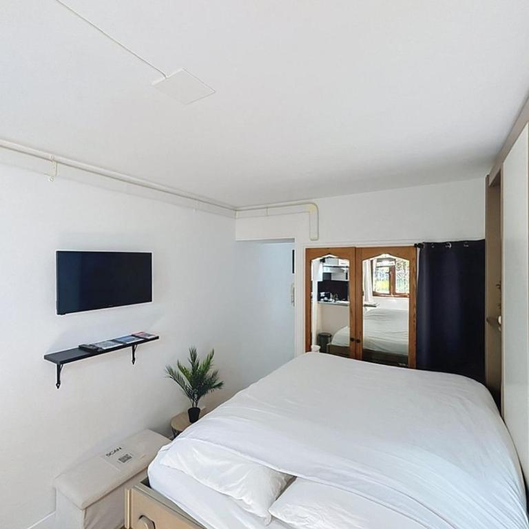 16 LYS - Lovely studio for two 10 minutes from the Croisette - Appartement - Rez-de-Chaussée - 1