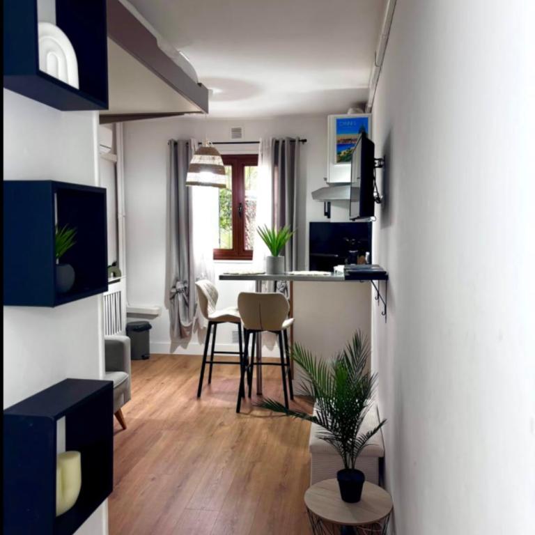 16 LYS - Lovely studio for two 10 minutes from the Croisette - Appartement - Rez-de-Chaussée - 9