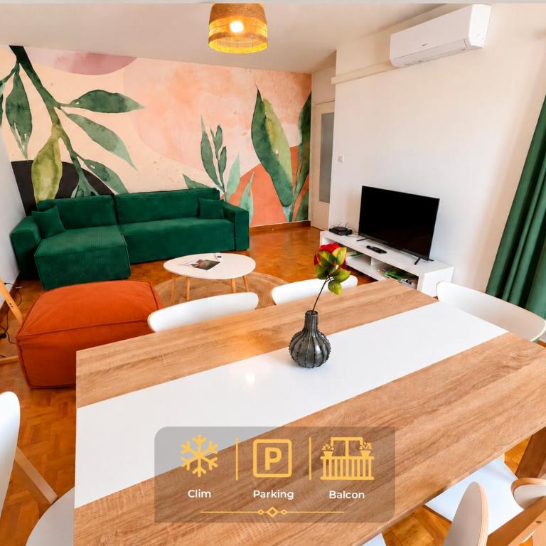 AC - Secure Parking - Near Central Station - Two-Bedroom Apartment - 1