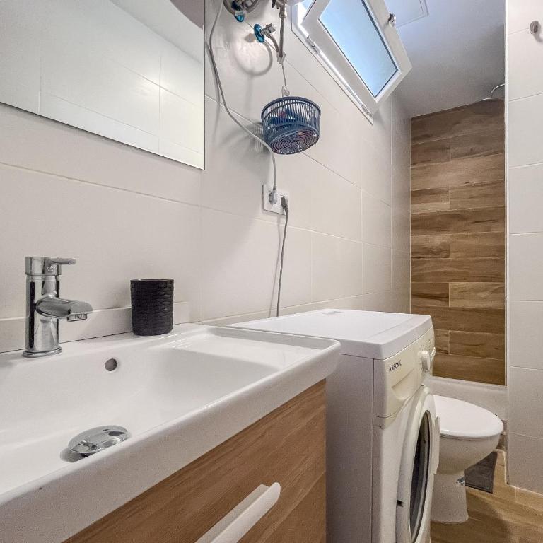 Cozy Studio Las Canteras - 2 min walk to Beach - Studio Deluxe - 10