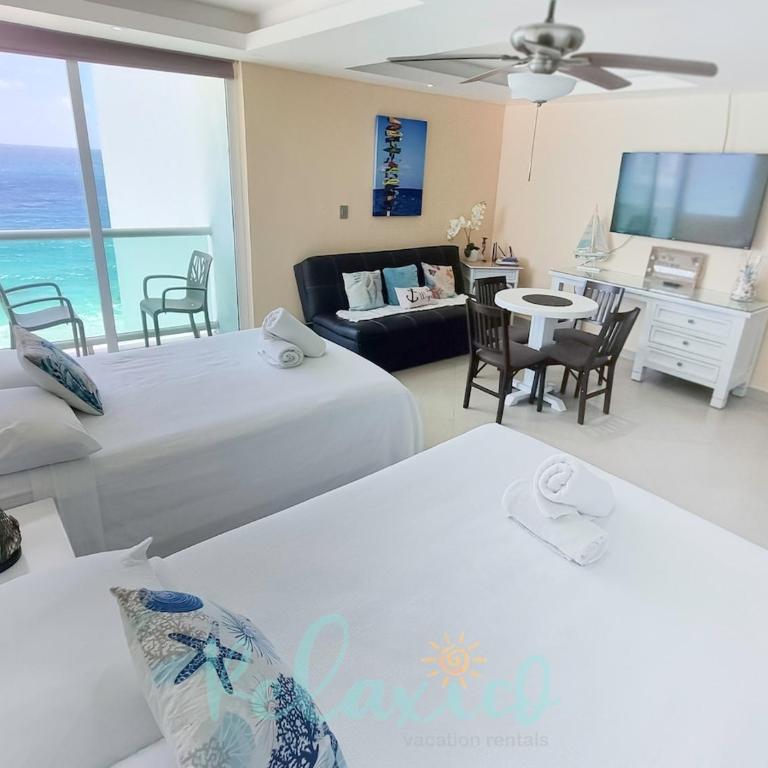 Beachfront Studio, Balcony & Ocean View - One-Bedroom Apartment with Balcony - 32
