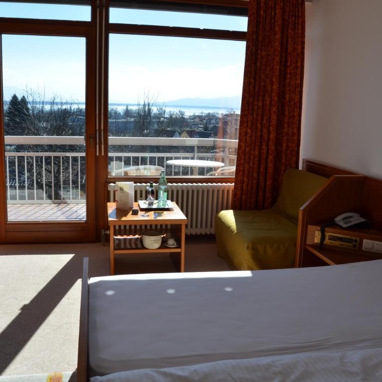 Hotel Garni Reulein - Doppelzimmer mit Seeblick und Balkon - 21