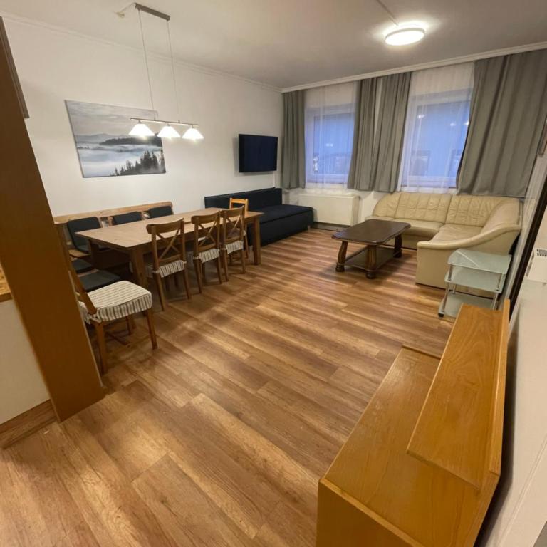 4 bedroom Apartment In the center - Apartment - 4