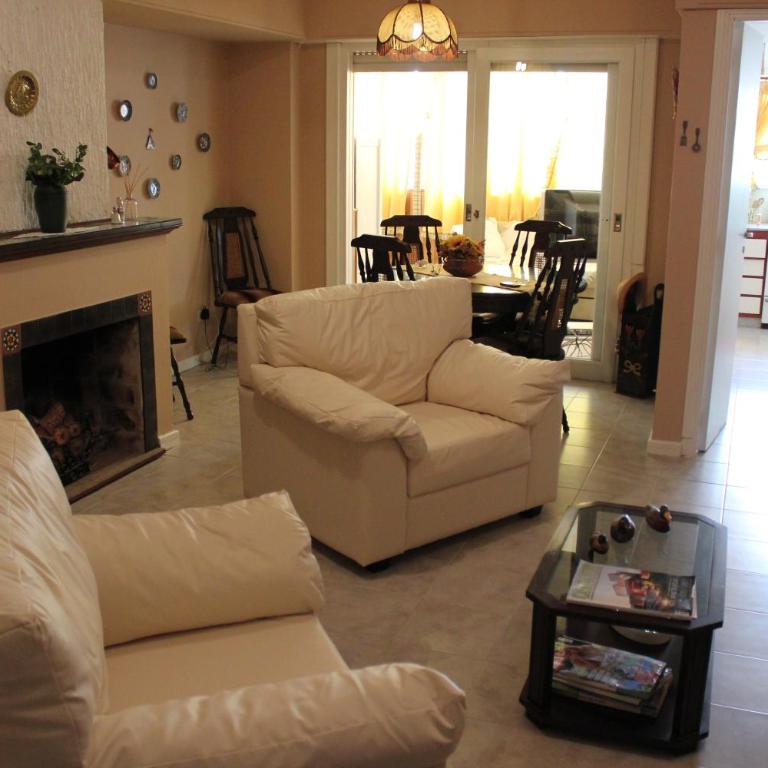 Depto Miramar sobre la peatonal - Two-Bedroom Apartment - 8