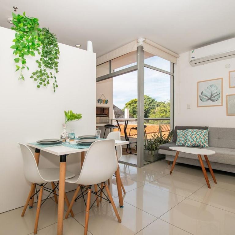 Modern Retreat with Pool Gym and Private Balcony - Apartamento - 17