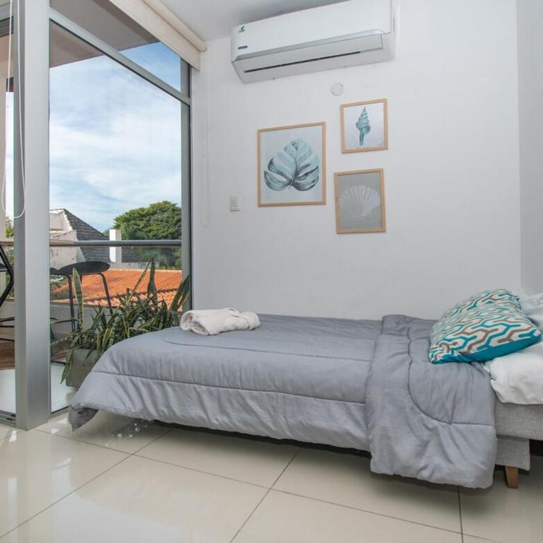 Modern Retreat with Pool Gym and Private Balcony - Apartamento - 22