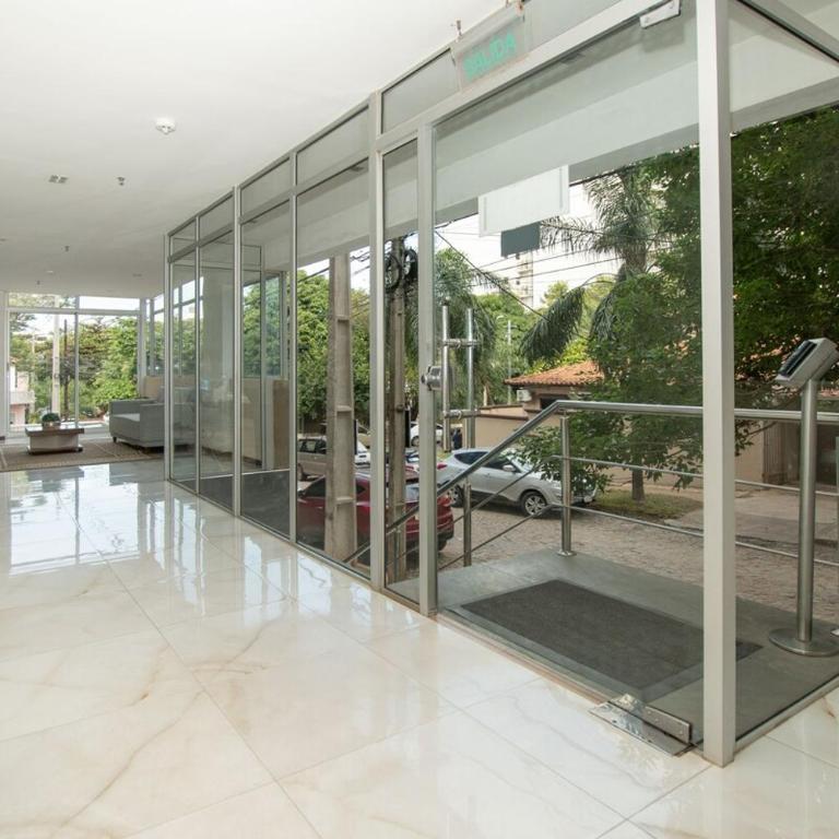 Modern Retreat with Pool Gym and Private Balcony - Apartamento - 40