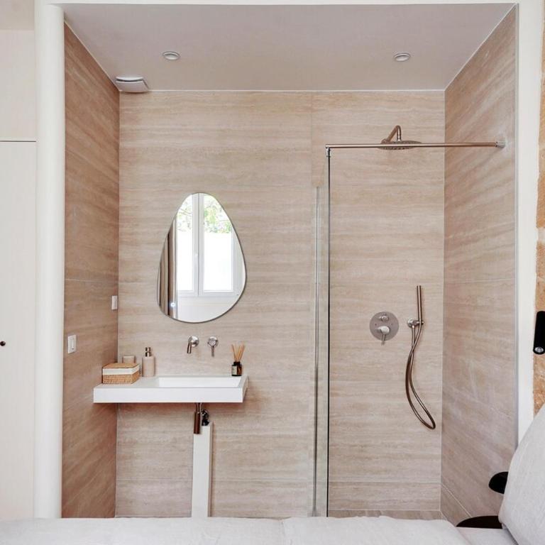 Appartement haut de gamme avec 2 salles de bains et climatisation au cœur du Marais - Apartment - 3