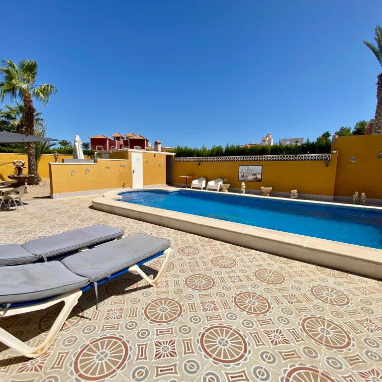 Villa Florida Familie Villa met groot privézwembad - Villa with Private Pool - 2