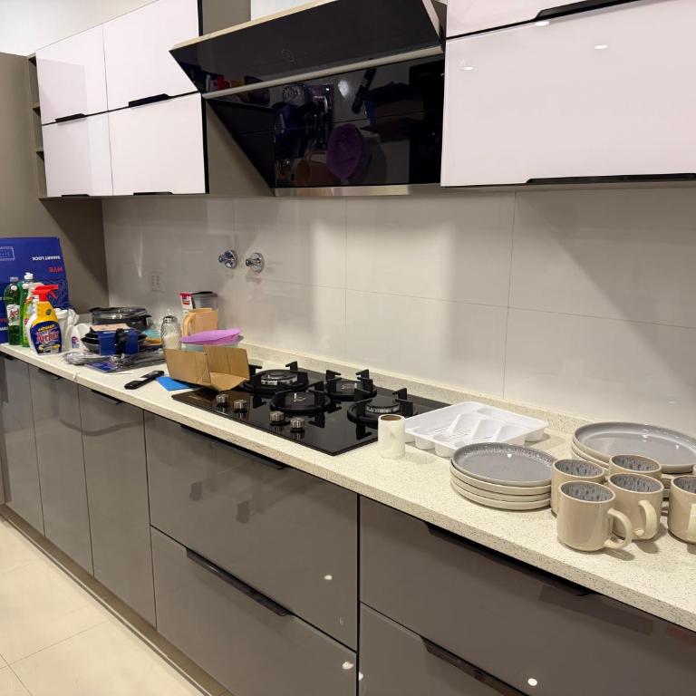 Aura 13 Sky Home - Three-Bedroom Apartment with View - 13