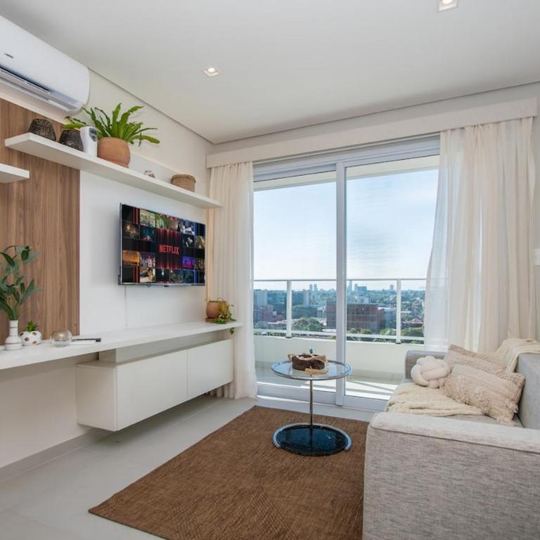 Stunning Hub with City Views Pool and Balcony - Apartment - 1