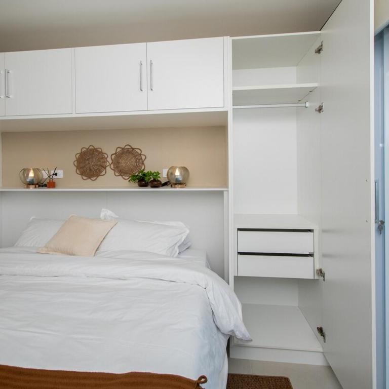 Stunning Hub with City Views Pool and Balcony - Apartment - 14