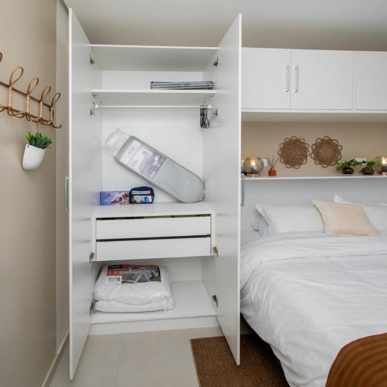 Stunning Hub with City Views Pool and Balcony - Apartment - 15