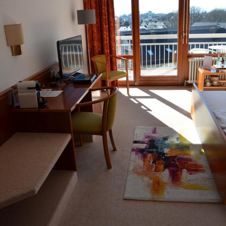 Hotel Garni Reulein - Doppelzimmer mit Seeblick und Balkon - 2