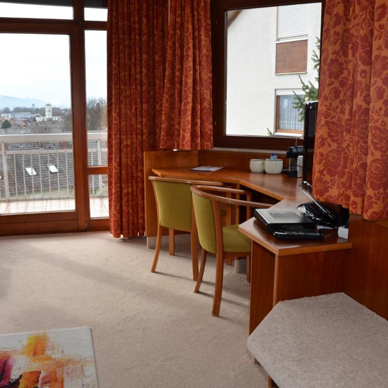 Hotel Garni Reulein - Doppelzimmer mit Seeblick und Balkon - 3