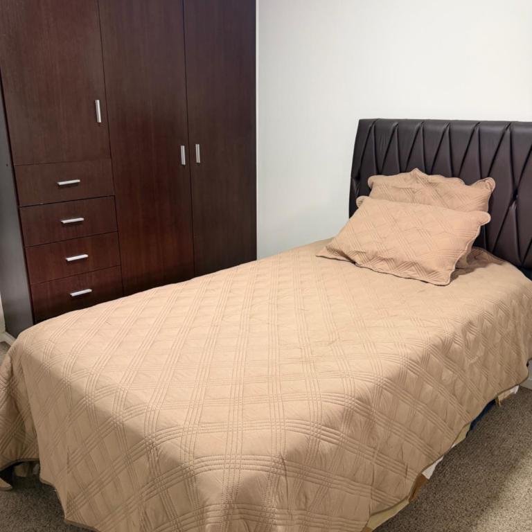 Patio & Confort for 10 - Three-Bedroom Apartment - 8