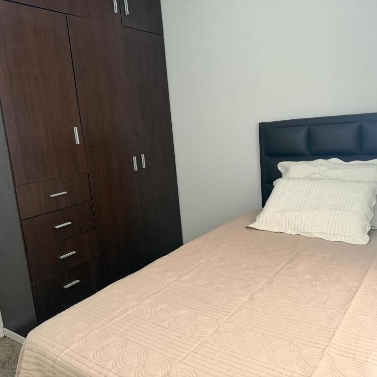 Patio & Confort for 10 - Three-Bedroom Apartment - 14