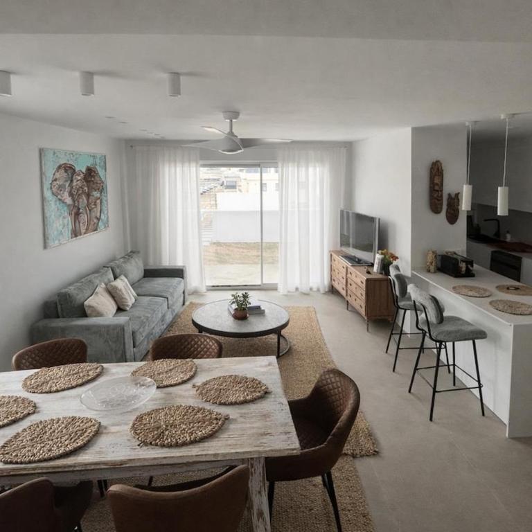 AP-2 XimoApartments Ático Dúplex con Piscina y Parking - Apartamento - 4