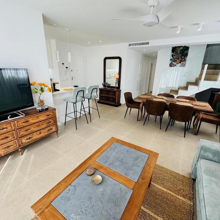 AP-2 XimoApartments Ático Dúplex con Piscina y Parking - Apartamento - 25
