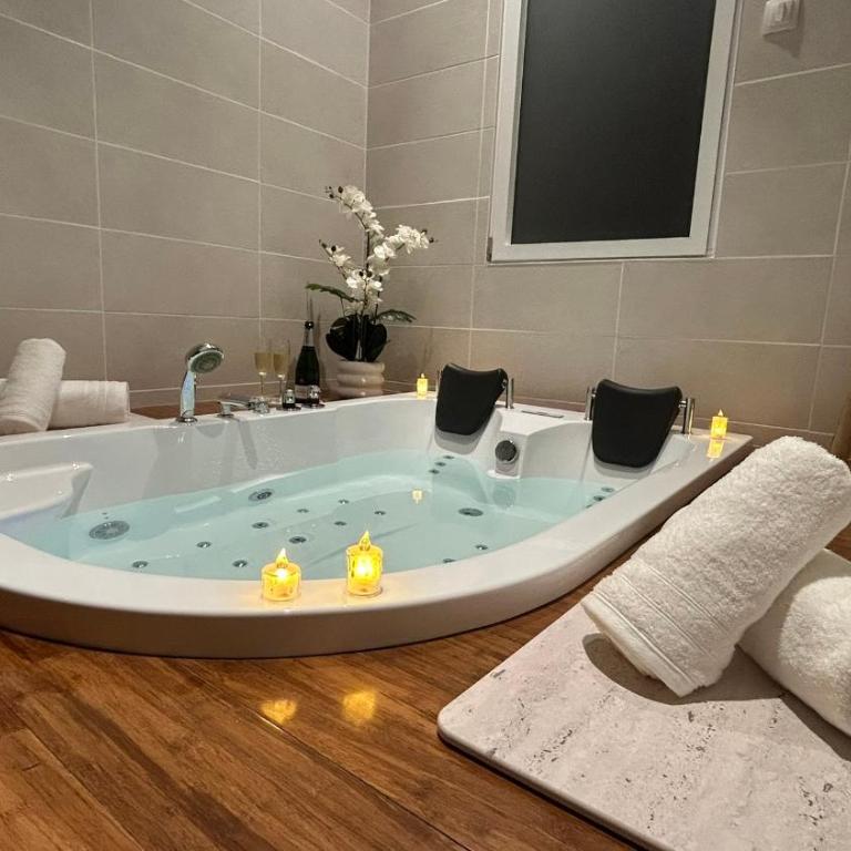 Le Bubble Chic Vichy Sauna Balnéo privatifs - Appartement 1 Chambre - 1